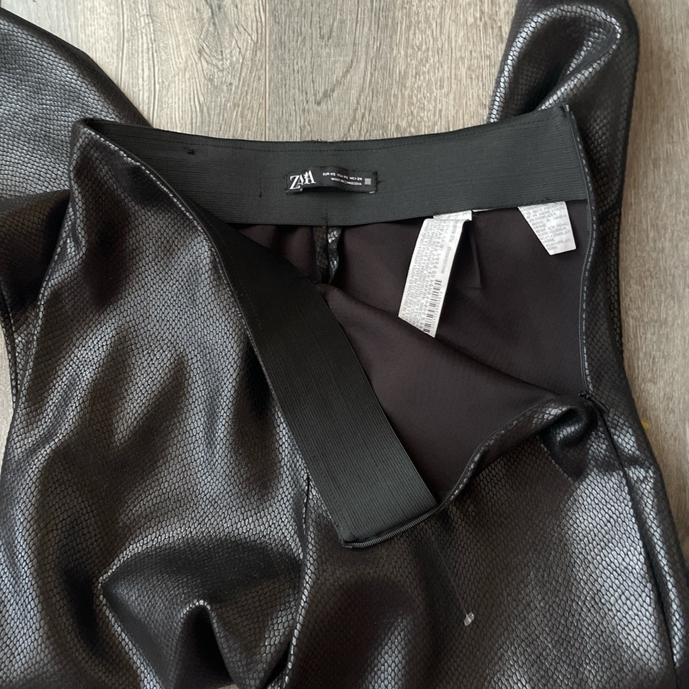 Zara Shimmering Black High Rise Women Jeans - Picture 6 of 7